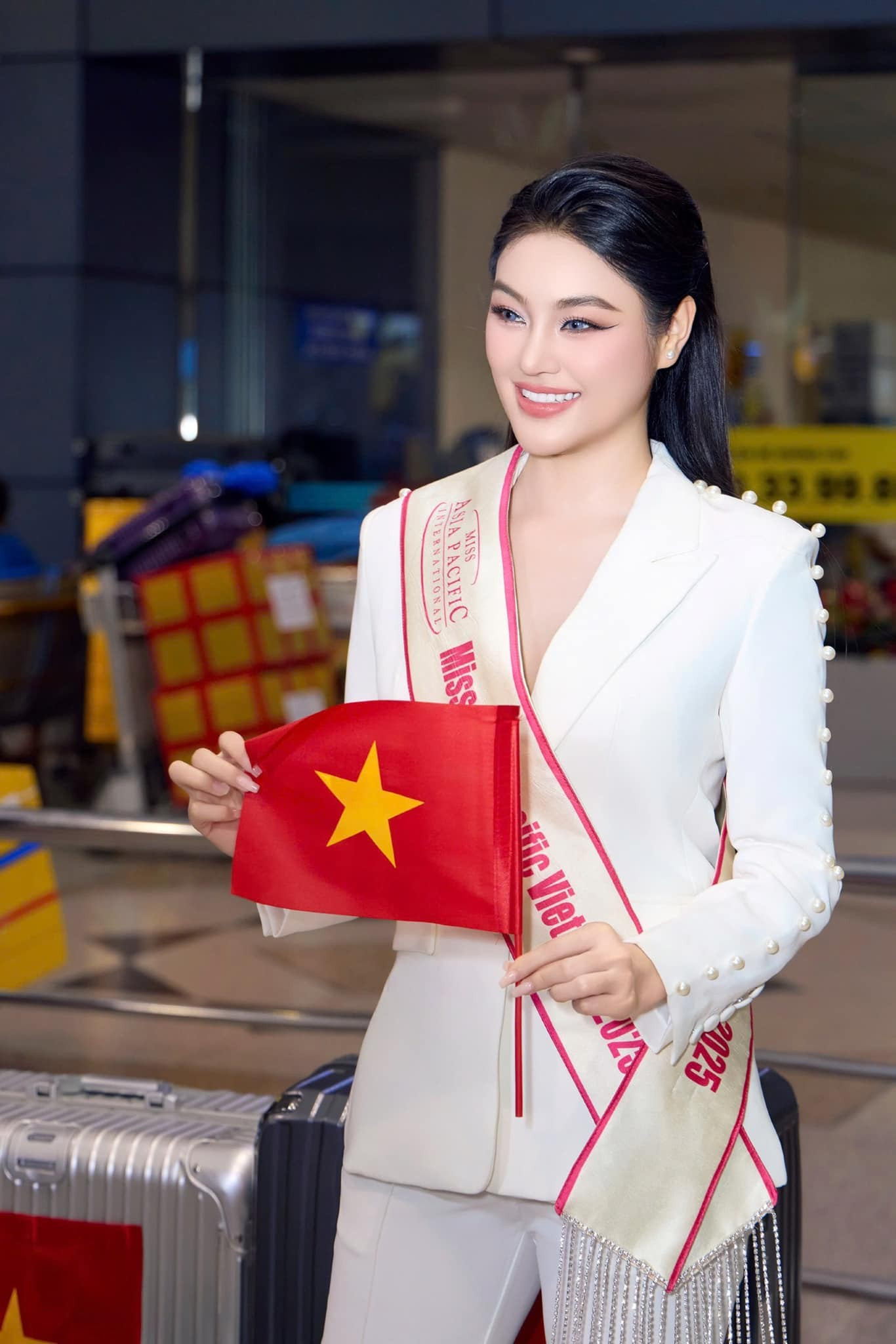 Đại diện Việt Nam và thí sinh hoảng loạn, ôm nhau khóc khi động đất xảy ra- Ảnh 3.