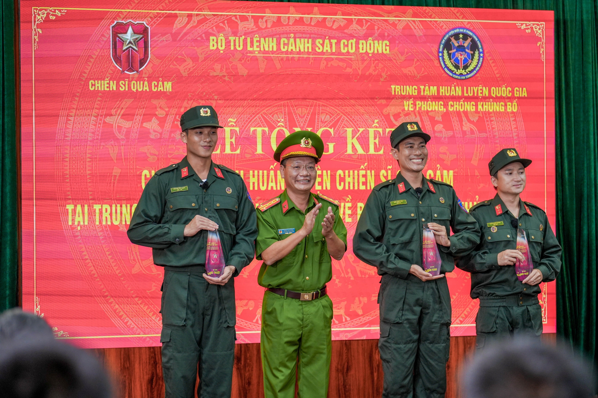 Không chịu nổi với Lê Dương Bảo Lâm, Kiều Minh Tuấn- Ảnh 1. Không chịu nổi với Lê Dương Bảo Lâm, Kiều Minh Tuấn- Ảnh 1.