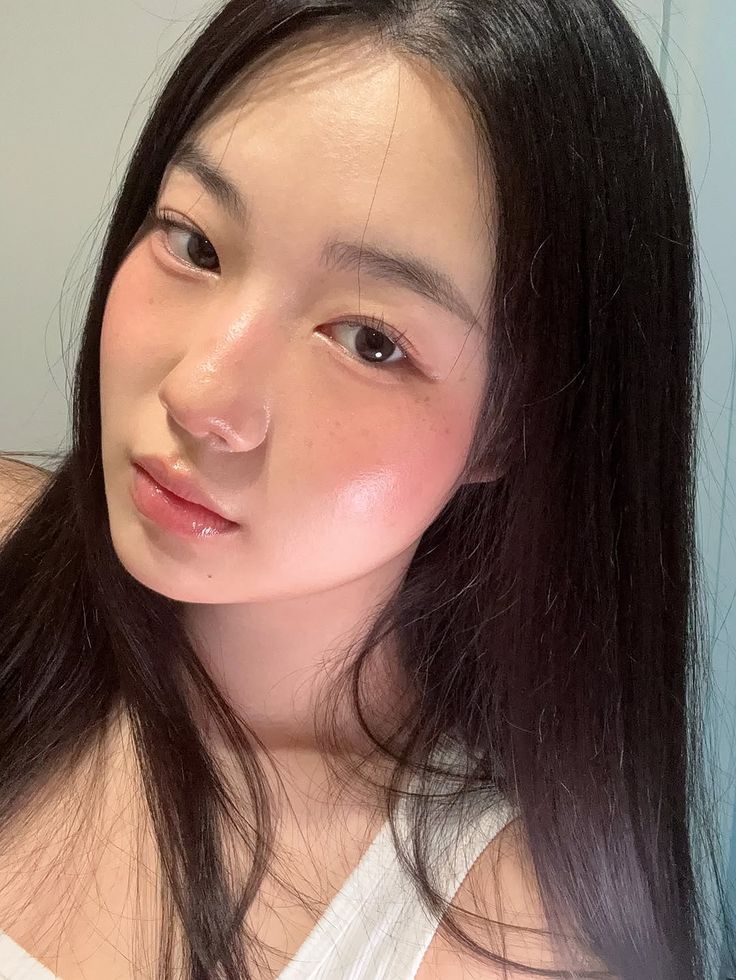 Tips makeup cho người vừa làm mũi: Vẫn xinh rạng rỡ nhưng phải an toàn - Ảnh 3.