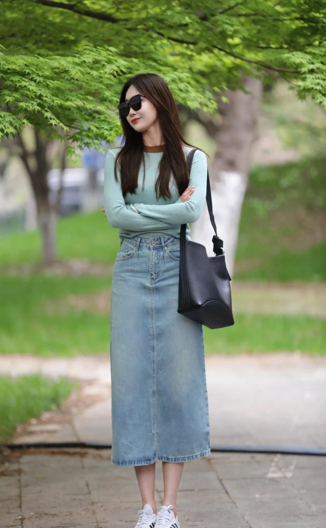 Chiếc váy “hack tuổi” hot nhất 2025, giúp nàng U30–U40 mặc là trẻ, càng mix càng sang - Ảnh 6.