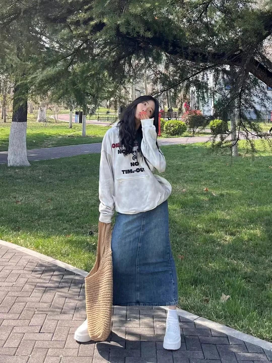 Chiếc váy “hack tuổi” hot nhất 2025, giúp nàng U30–U40 mặc là trẻ, càng mix càng sang - Ảnh 10.