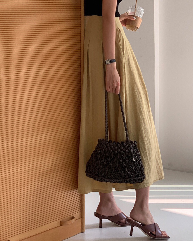 Đồ màu nâu đang hot tới mức chị em sẽ muốn sắm ngay 5 item để phong cách sang trọng hơn bao giờ hết- Ảnh 9.