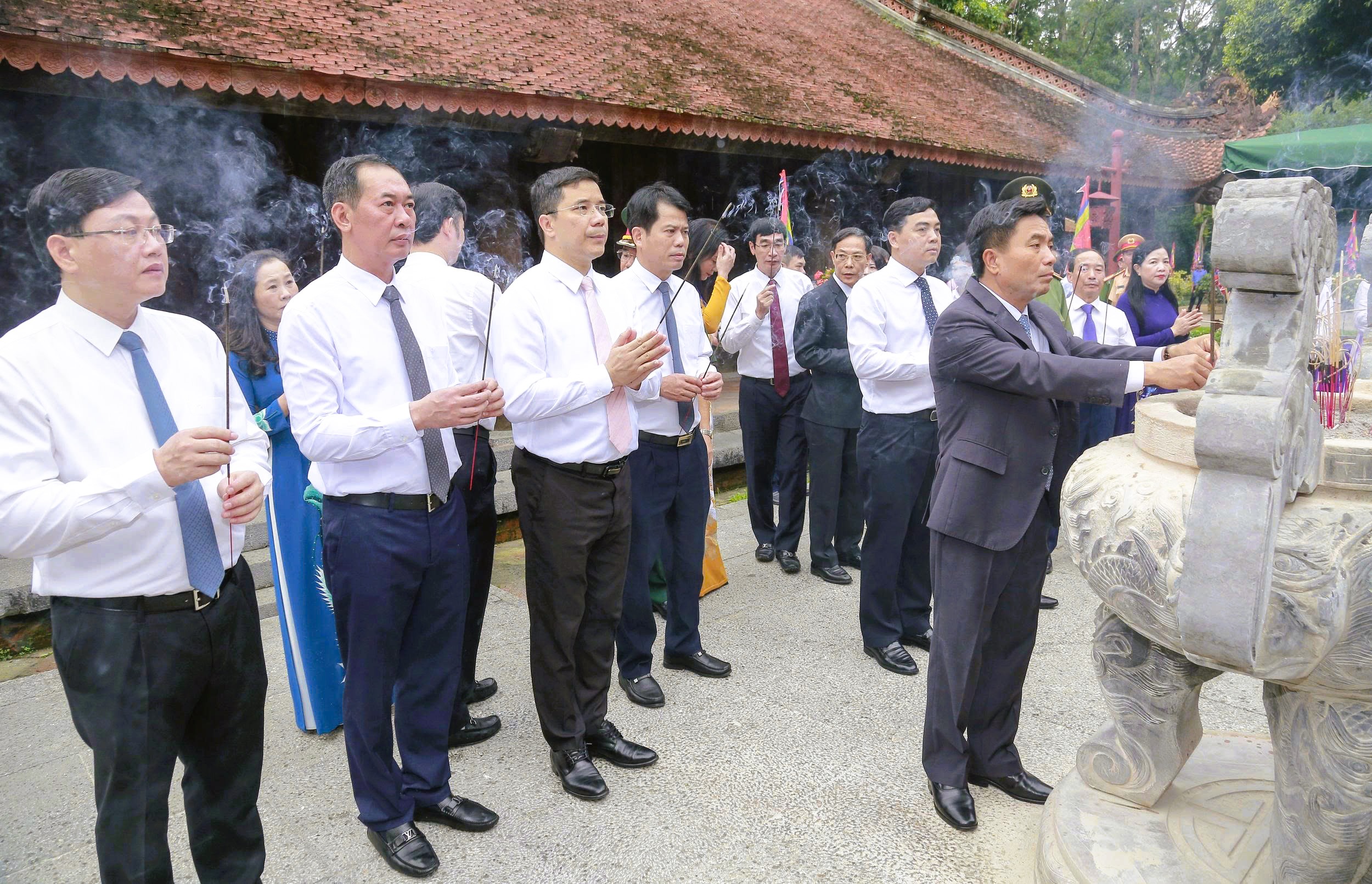 Bí thư Thanh Hóa đánh trống khai hội Lễ hội Lam Kinh 2025 - Ảnh 2.