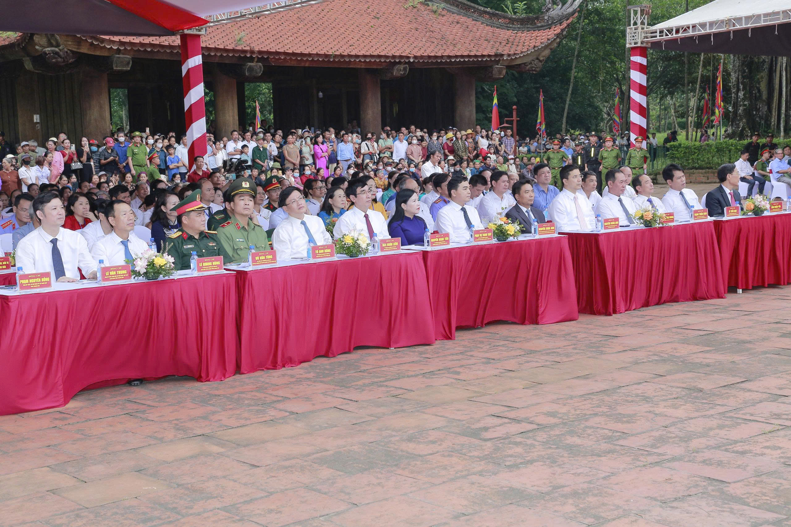 Bí thư Thanh Hóa đánh trống khai hội Lễ hội Lam Kinh 2025 - Ảnh 4.