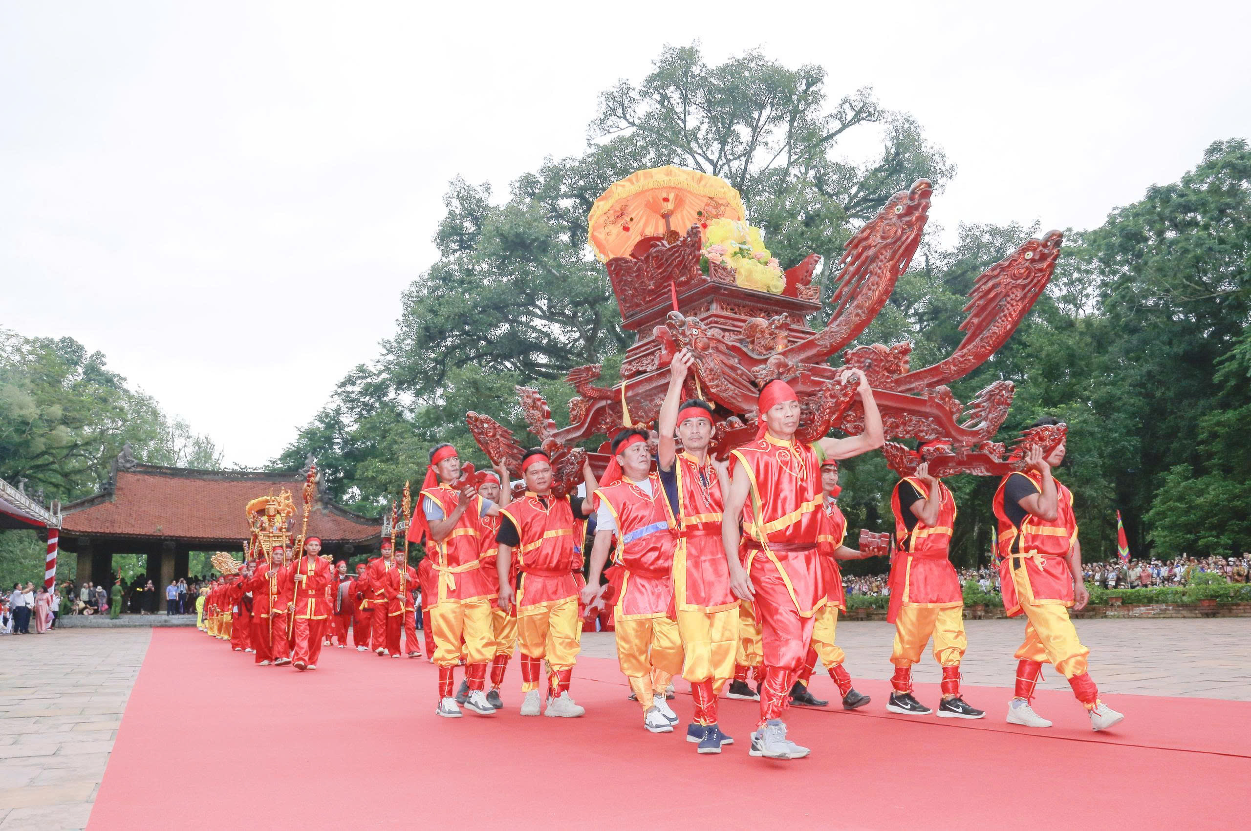 Bí thư Thanh Hóa đánh trống khai hội Lễ hội Lam Kinh 2025 - Ảnh 7.