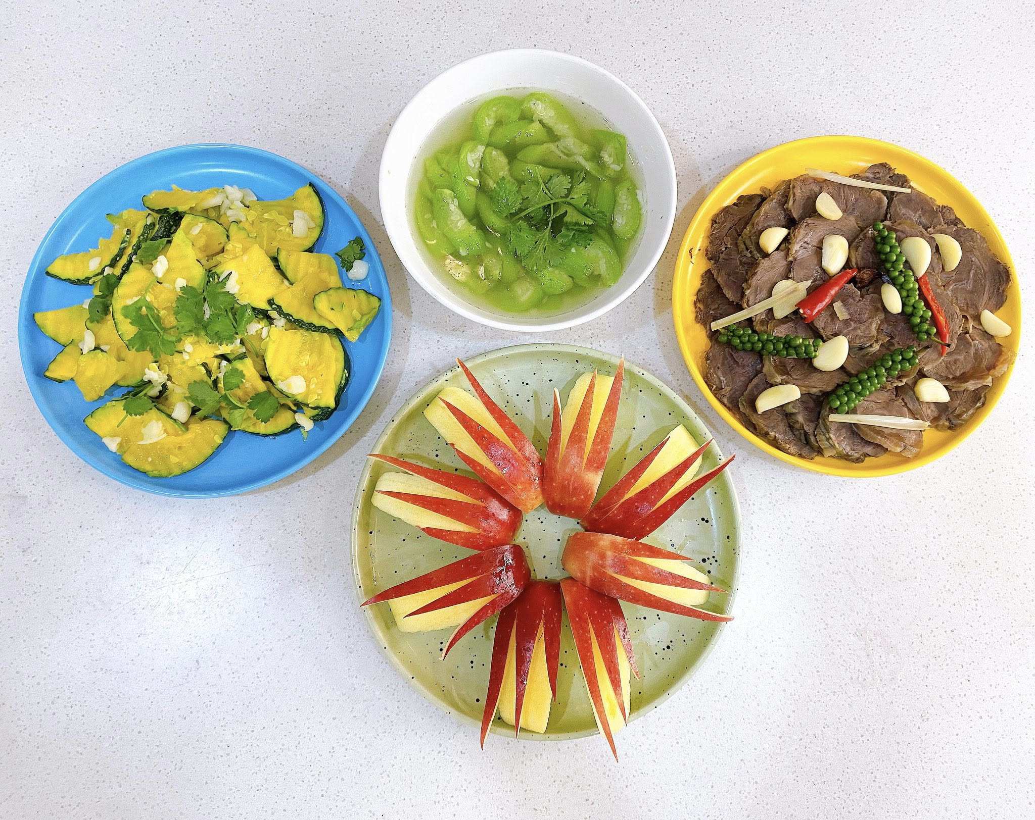 Thịt bò ngâm chua ngọt - Bí ngô non xào tỏi - Canh mướp - Táo