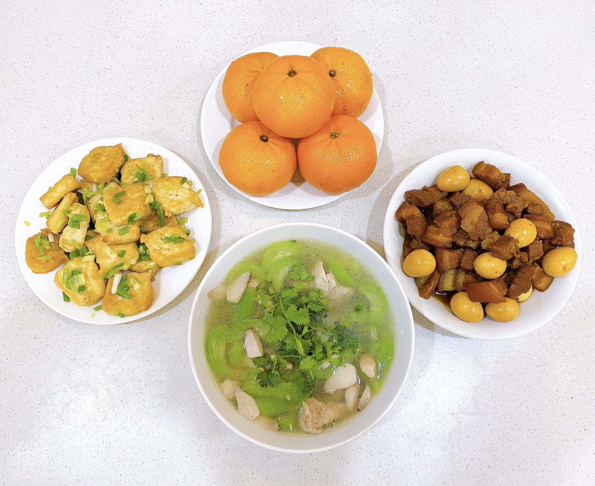 Canh nấm đùi gà nấu mướp - Thịt kho trứng cút - Đậu tẩm hành - Quýt