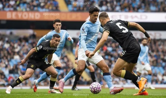 Thắng 5-1 Burnley, Man City leo lên vị trí thứ 3 trên bảng xếp hạng, kém Liverpool 6 điểm. Ảnh: EPA att.1hkhhqPU83Z5vmxz5wJuWjtZDOohUAL0R2TyHHJBwIc.jpeg
