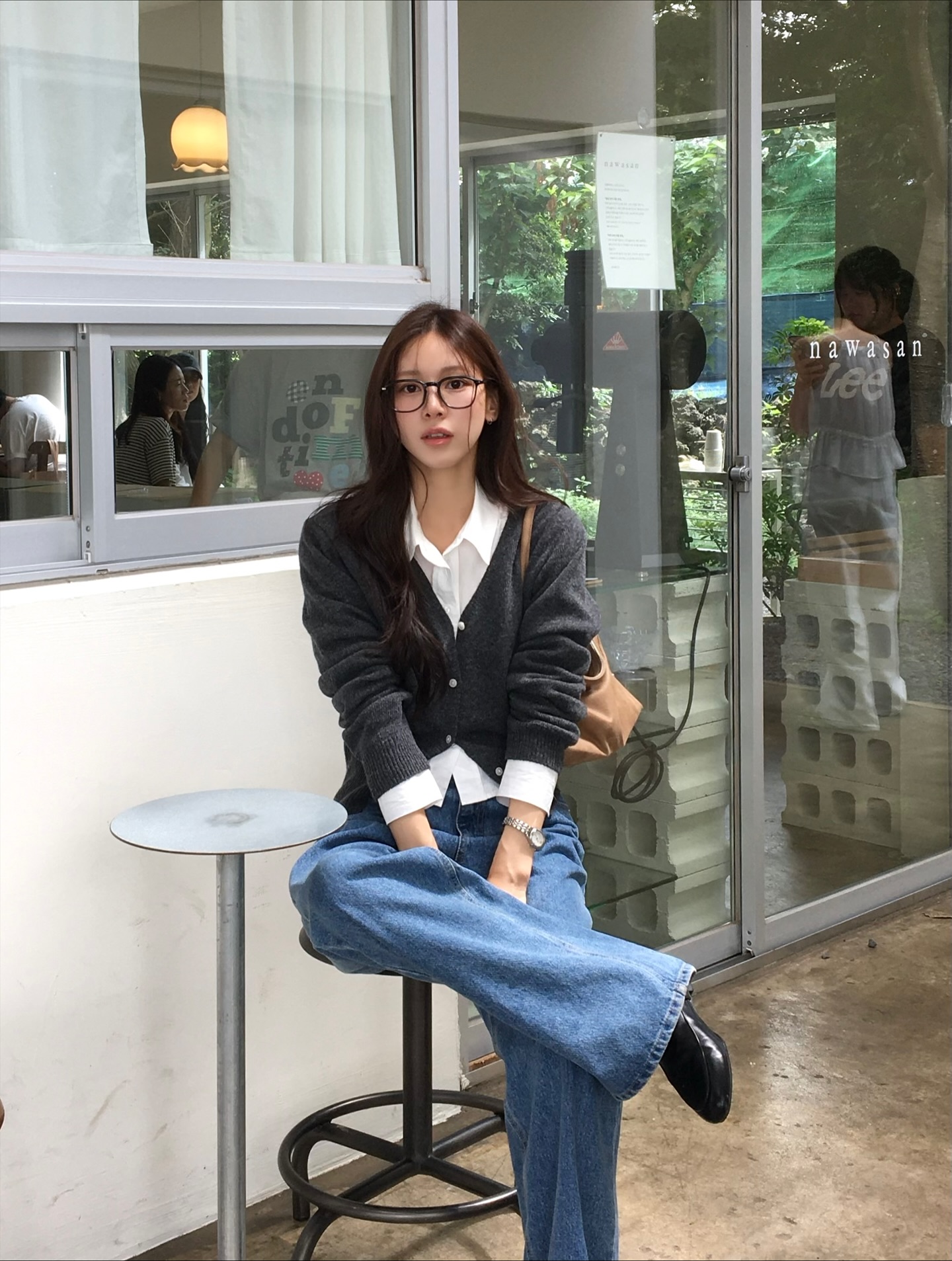 Sức mạnh của phối đồ: Biến quần jeans đơn giản trở nên sang xịn mịn hơn gấp bội với 10 công thức - Ảnh 7.