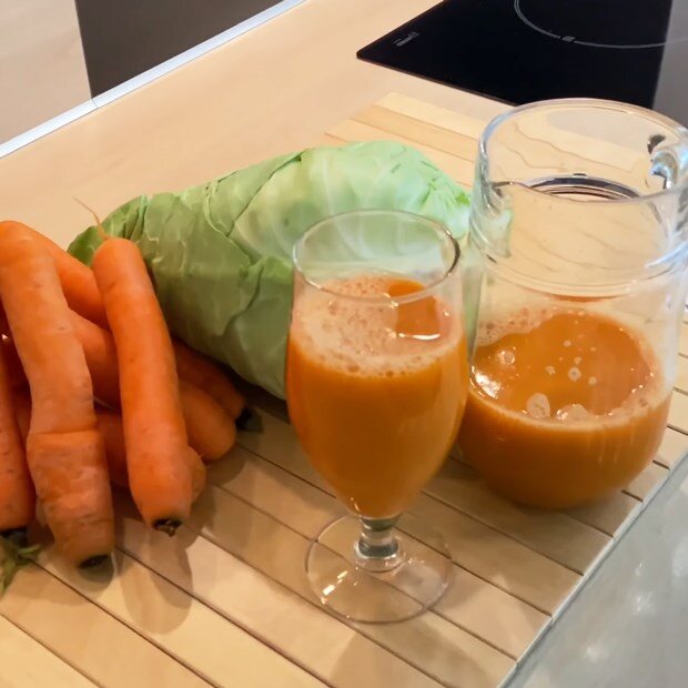 Nước ép loại rau bình dân giúp se khít lỗ chân lông, đem bôi lên đầu kích thích mọc tóc con tua tủa, giảm hẳn gãy rụng - 3