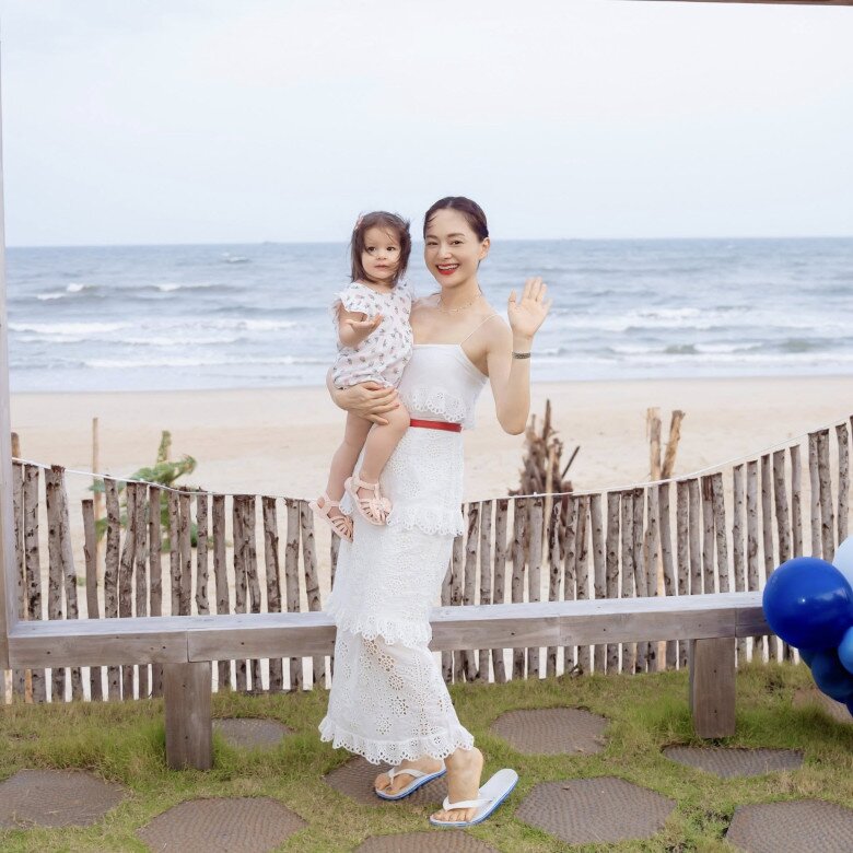 Vào tháng 9, Lan Phương được quyền nuôi 2 con gái theo quyết định ở tòa sơ thẩm.