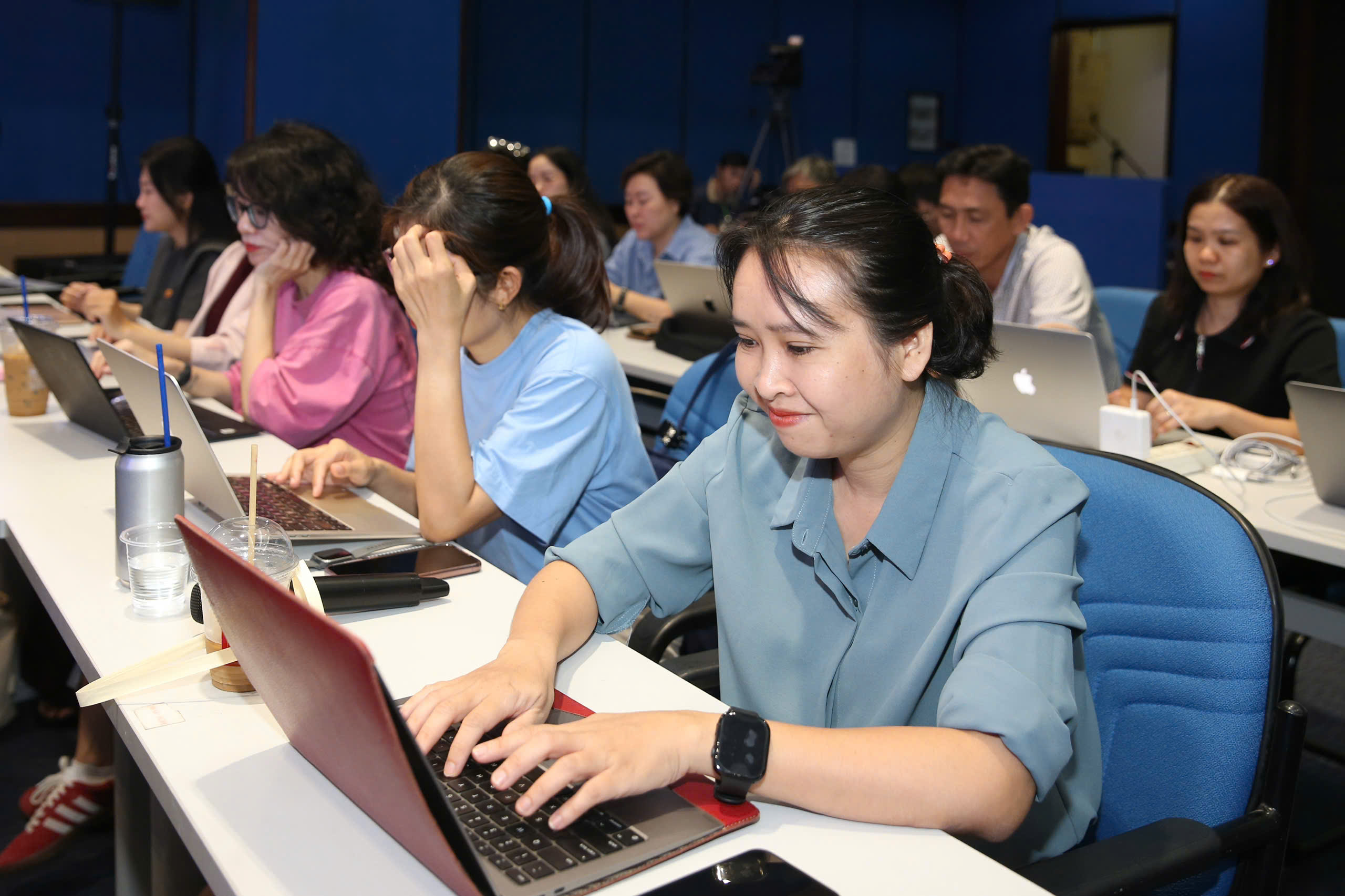 Báo Người Lao Động tiếp tục đào tạo AI nâng cao cho phóng viên, biên tập viên- Ảnh 5.