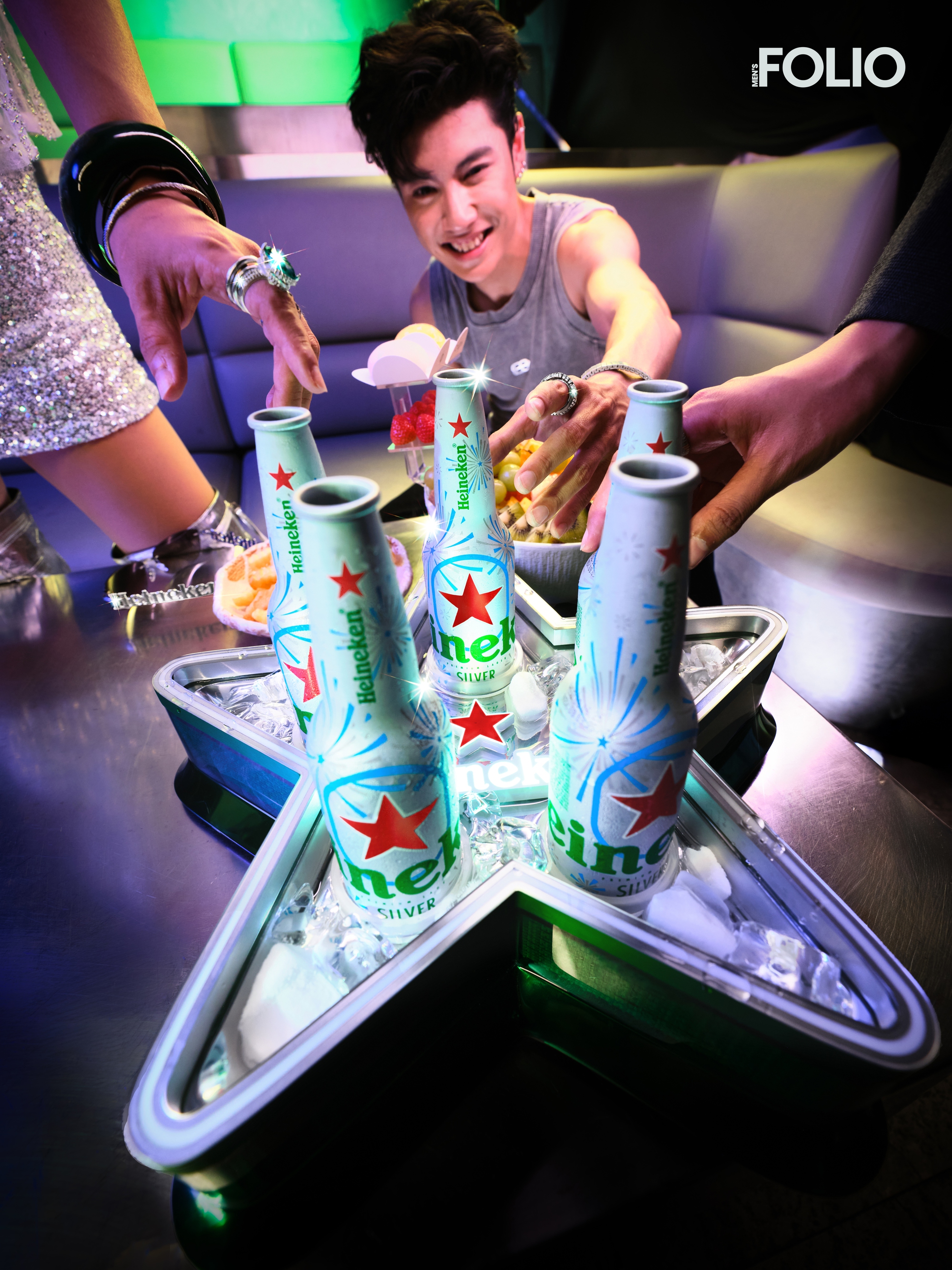 “Khác biệt” với tiệc “chất riêng”: HURRYKNG “unlock” phong cách thời thượng cùng Heineken Silver phiên bản chai nhôm- Ảnh 5. “Khác biệt” với tiệc “chất riêng”: HURRYKNG “unlock” phong cách thời thượng cùng Heineken Silver phiên bản chai nhôm- Ảnh 5.