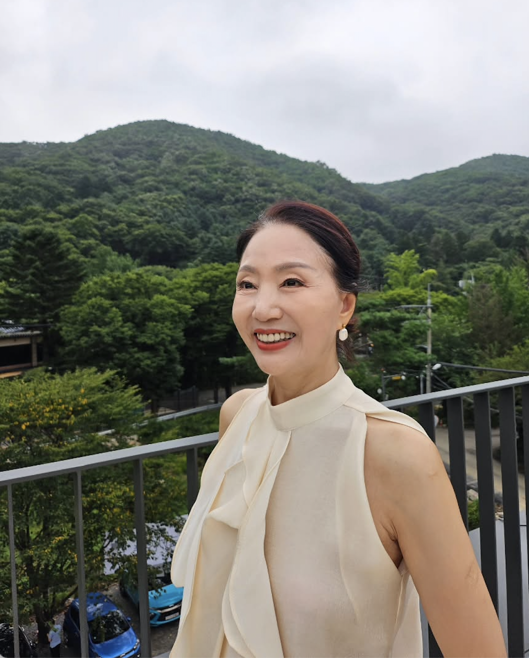 1760544513 550 Ba ngoai xu Han 70 tuoi van so huu lan