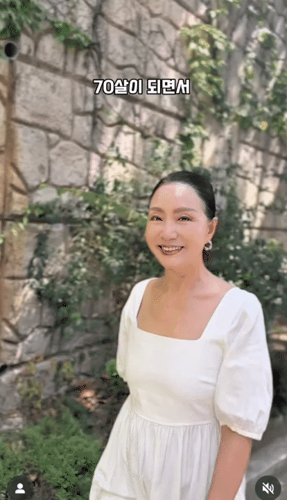 1760544521 927 Ba ngoai xu Han 70 tuoi van so huu lan