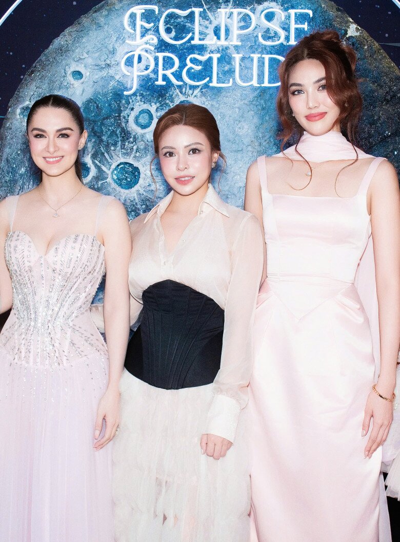 Dù cách nhau gần 10 tuổi song cả hai dường như không hề có sự chênh lệch.