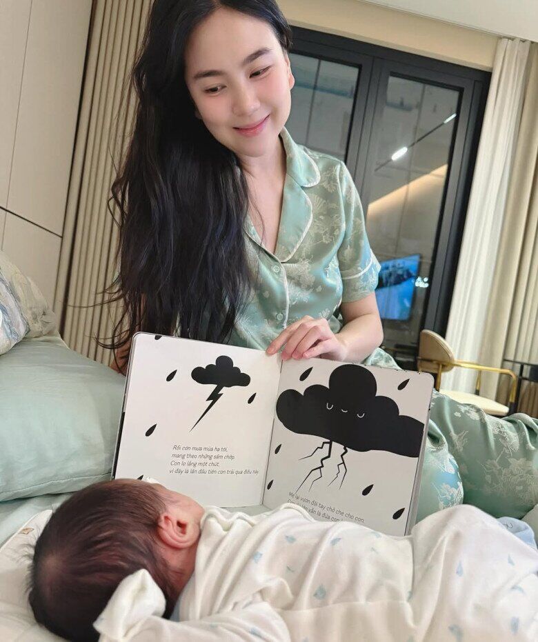 Quý tử của Mai Ngọc được “học bài” từ khi mới 10 ngày tuổi.