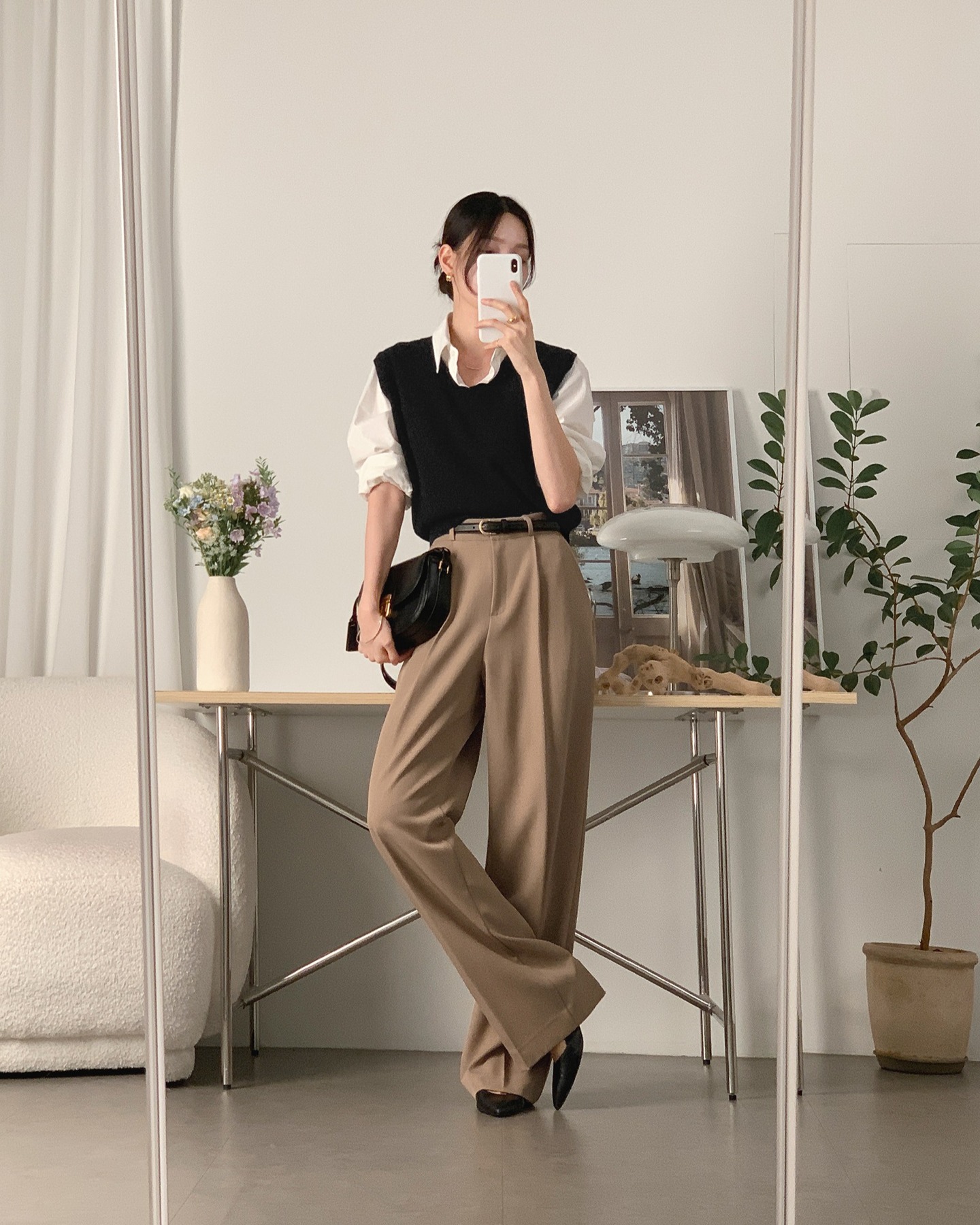 10 cách mặc quần màu be - item đang hot hơn cả quần trắng, ai thích style tối giản càng nên ghim - Ảnh 6.