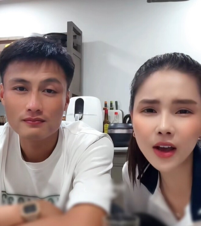 Kỳ Hân xin lỗi Ly Kute sau vụ vạ miệng với Mạc Hồng Quân: "Tôi có men say và khó kiểm soát hành động" 3 Kỳ Hân và Mạc Hồng Quân gây tranh cãi vì nhắc tên Ly Kute trên sóng trực tiếp.