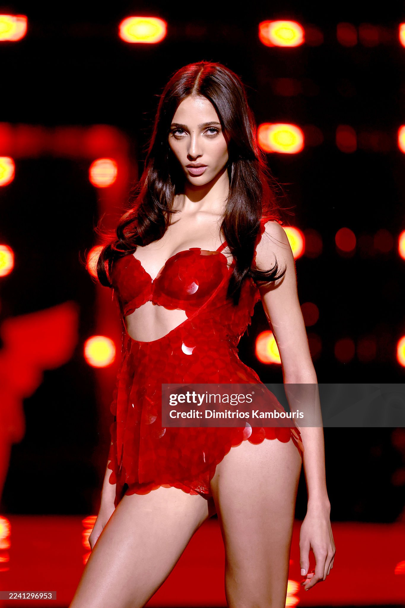 45 phút Victoria's Secret Fashion Show 2025: Chỉ chờ một điểm sáng bằng nửa Lisa khi ấy...- Ảnh 19. 45 phút Victoria's Secret Fashion Show 2025: Chỉ chờ một điểm sáng bằng nửa Lisa khi ấy...- Ảnh 19.