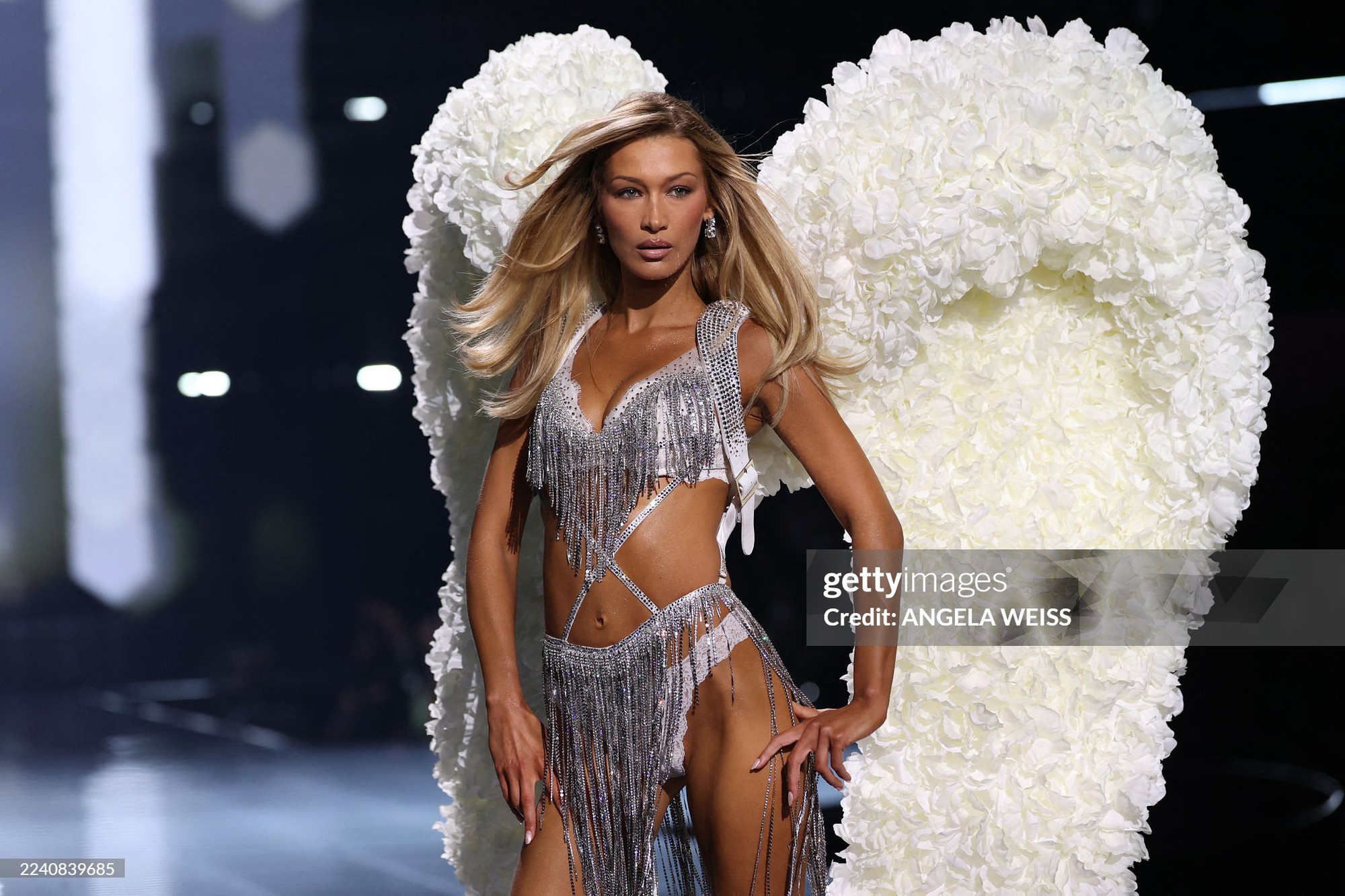 45 phút Victoria's Secret Fashion Show 2025: Chỉ chờ một điểm sáng bằng nửa Lisa khi ấy...- Ảnh 30. 45 phút Victoria's Secret Fashion Show 2025: Chỉ chờ một điểm sáng bằng nửa Lisa khi ấy...- Ảnh 30.