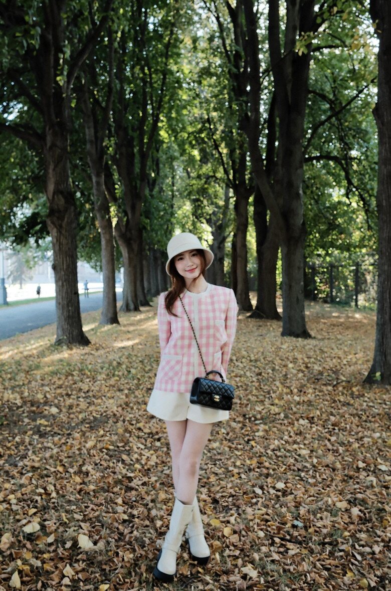 2 sao Vbiz được vinh danh "Thanh niên sống đẹp": Người làm mẹ đơn thân giàu có, người sắp đại diện Việt Nam thi quốc tế 5 Hòa Minzy hiện đang làm mẹ đơn thân xinh đẹp và giàu có.