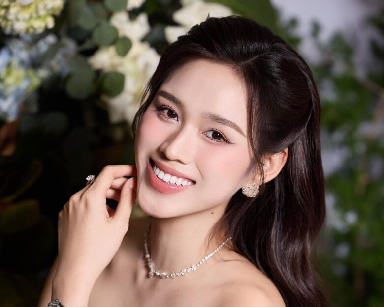 Hình ảnh chồng Đỗ Thị Hà tại lễ ăn hỏi 8 Nhan sắc Đỗ Thị Hà sau đăng quang.