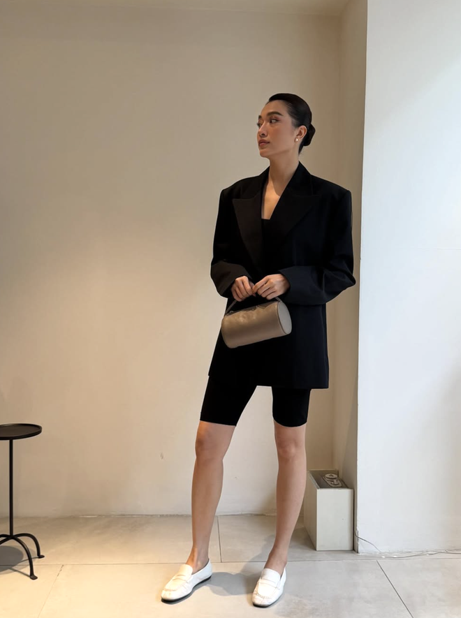 Áo blazer giúp nàng nâng tầm phong cách chỉ trong phút chốc 2 Áo blazer giúp nàng nâng tầm phong cách chỉ trong phút chốc - Ảnh 2.