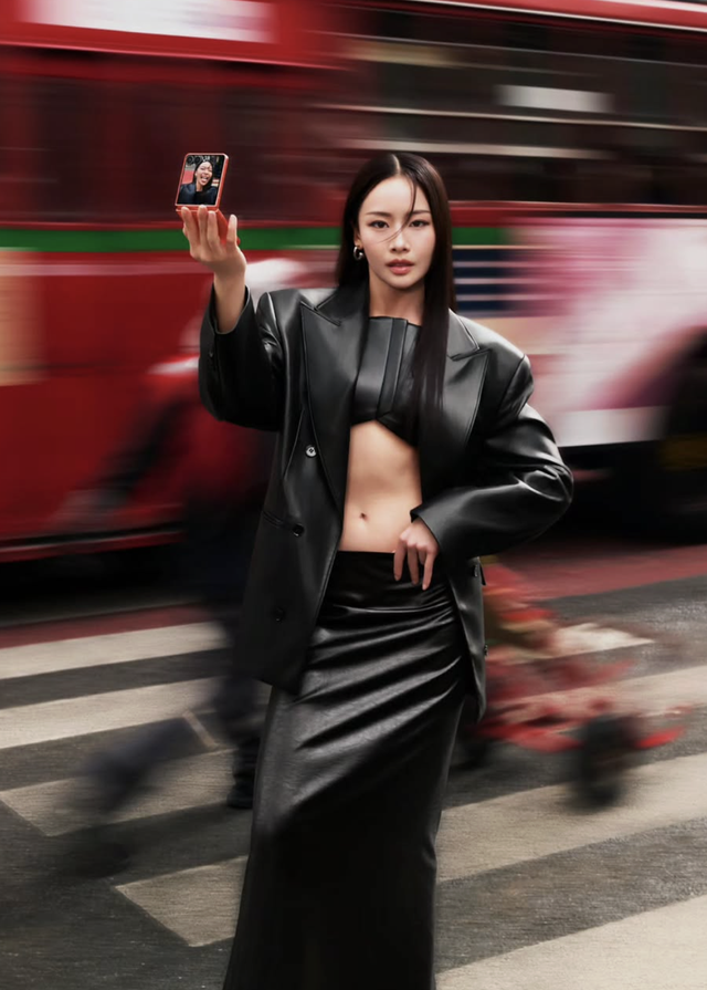 Áo blazer giúp nàng nâng tầm phong cách chỉ trong phút chốc 4 Áo blazer giúp nàng nâng tầm phong cách chỉ trong phút chốc - Ảnh 4.