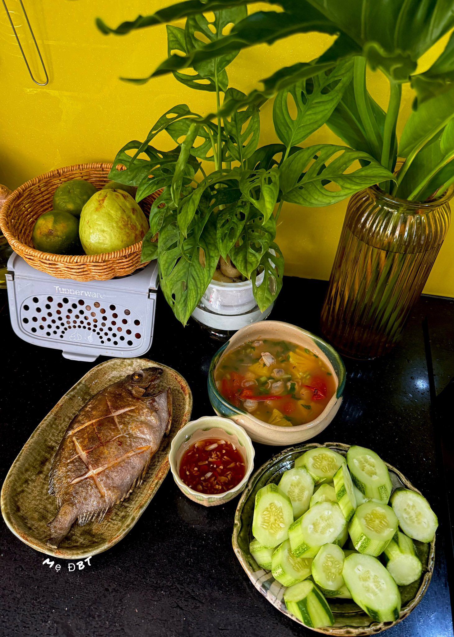 Cá dìa hoa chiên giòn - Canh nghêu nấu chua - Dưa chuột