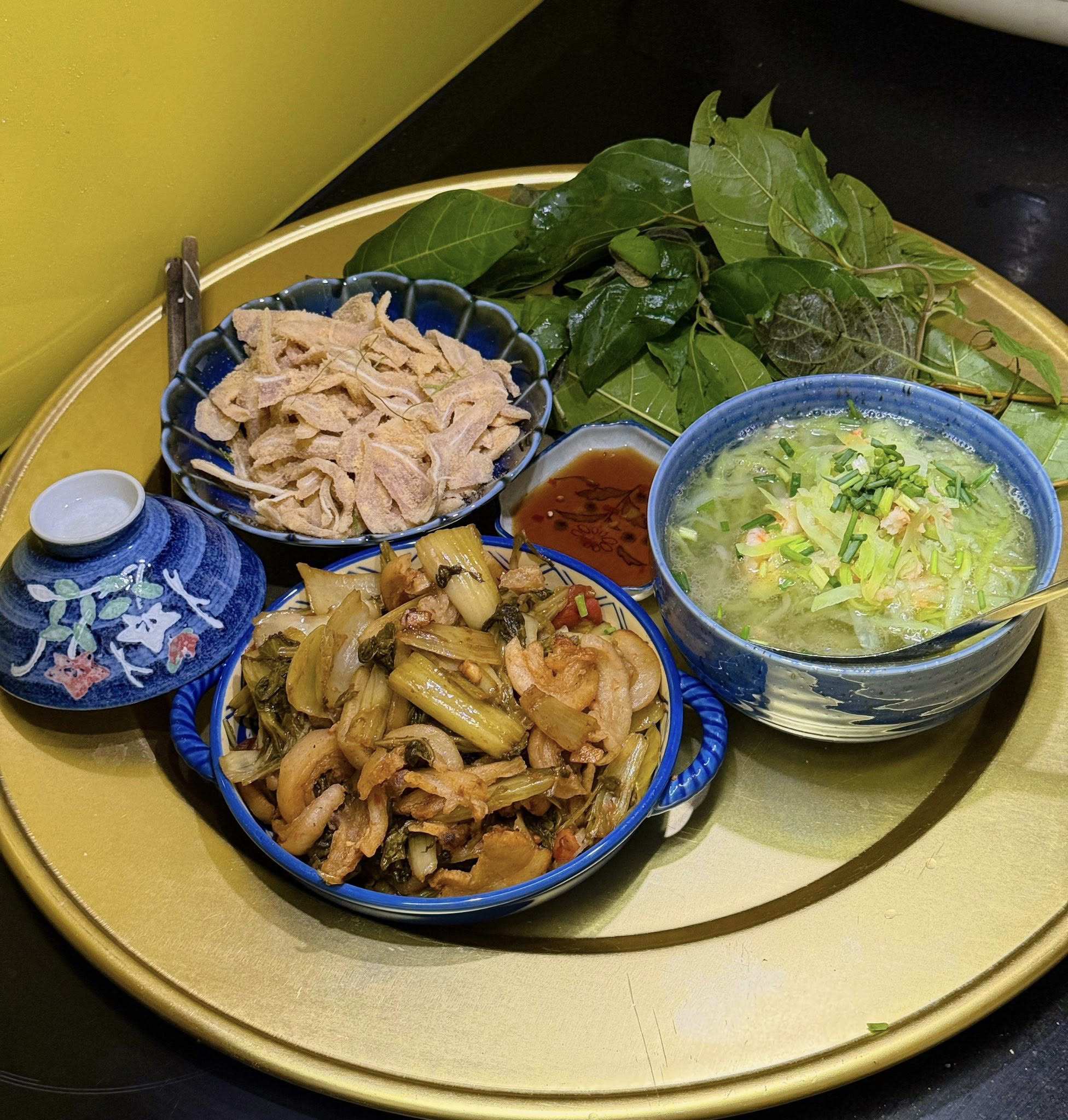 Nem tai - Canh bầu nấu tôm - Tóp mỡ xào dưa