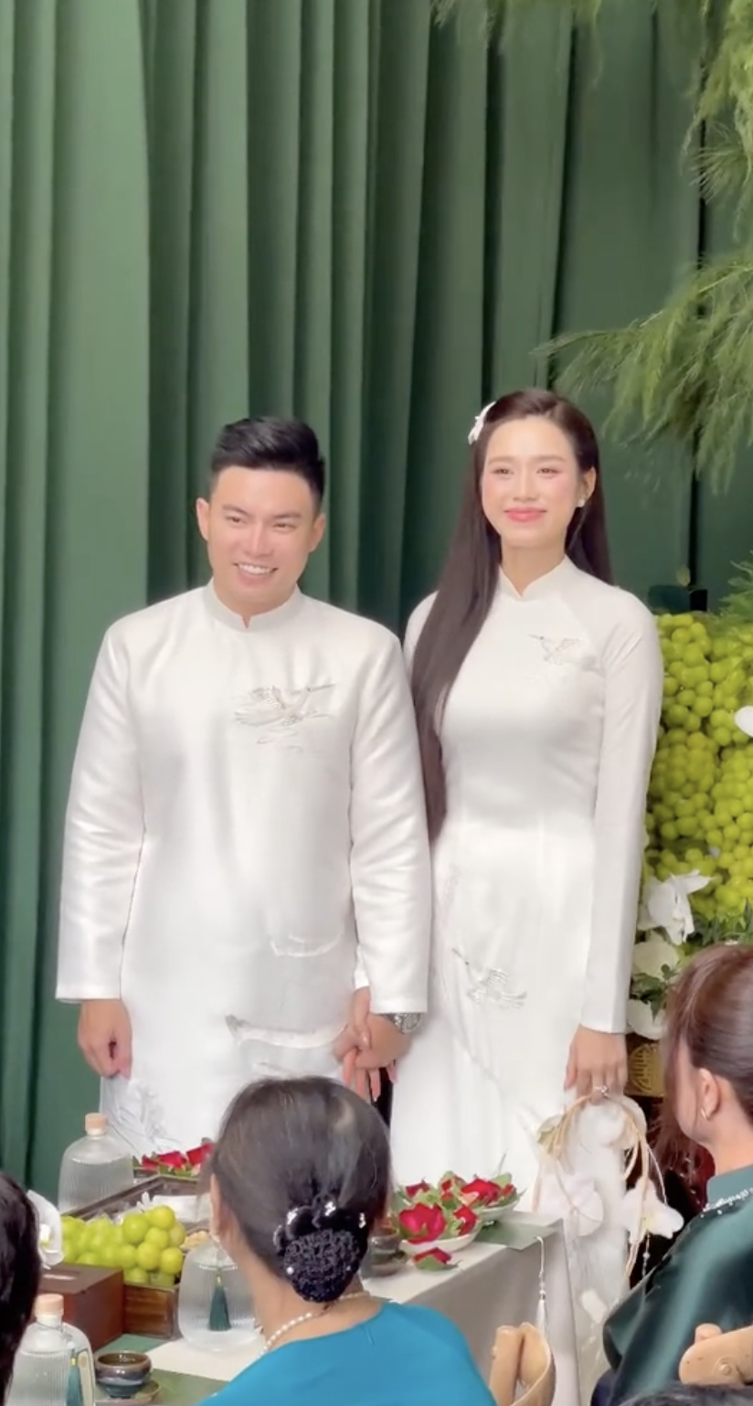 Diện mạo chồng Tổng giám đốc của Đỗ Hà quá oke, bố chồng chủ tịch hiếm hoi lộ diện- Ảnh 4.