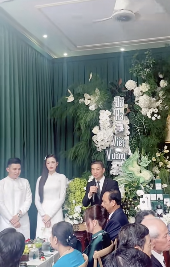 Diện mạo chồng Tổng giám đốc của Đỗ Hà quá oke, bố chồng chủ tịch hiếm hoi lộ diện- Ảnh 5.