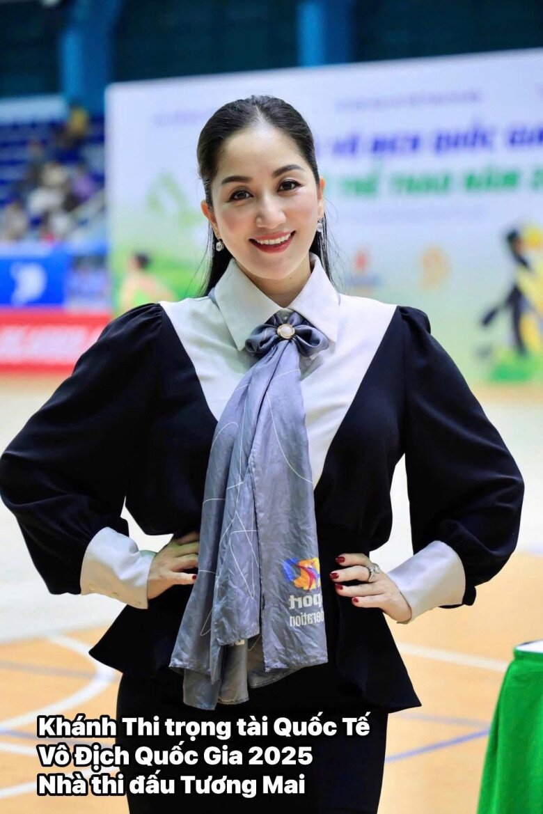 Sao Việt 24h: Khánh Thi xúc động nhớ về lần đầu đăng quang cùng Chí Anh, nhìn lại 20 năm gắn bó với khiêu vũ thể thao 4 “Nữ hoàng dancesport” nhắn gửi đến thế hệ trẻ, hãy cùng nhau vun đắp để Dancesport Việt Nam vươn xa trên đấu trường Quốc tế.