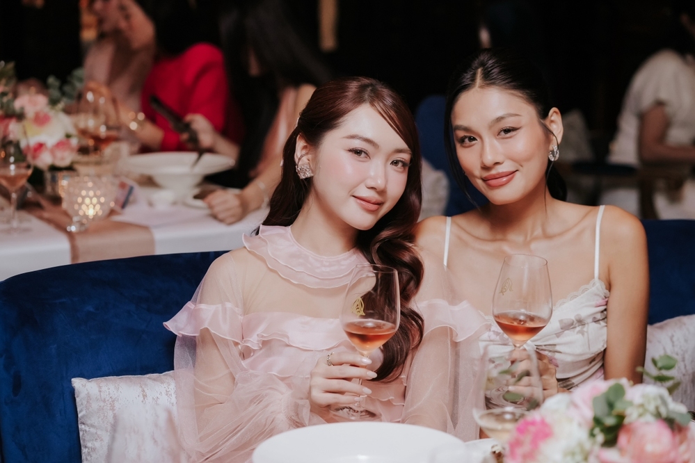  
Chloe Nguyễn và Thảo Nhi Lê góp phần lan tỏa thông điệp Pink October tới cộng đồng.