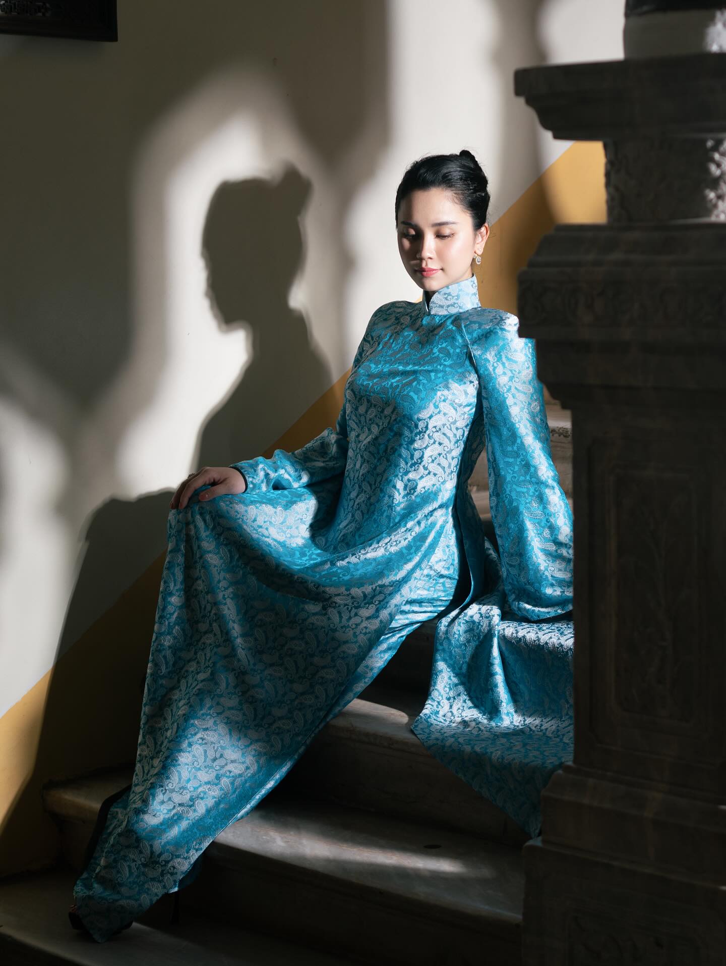 “Điệu” ở tuổi 40: Bí quyết giữ năng lượng và nhan sắc của nữ CEO Linh Đặng - "chị bán gạo nổi nhất MXH" 2 1760635530 76 Dieu o tuoi 40 Bi quyet giu nang luong va