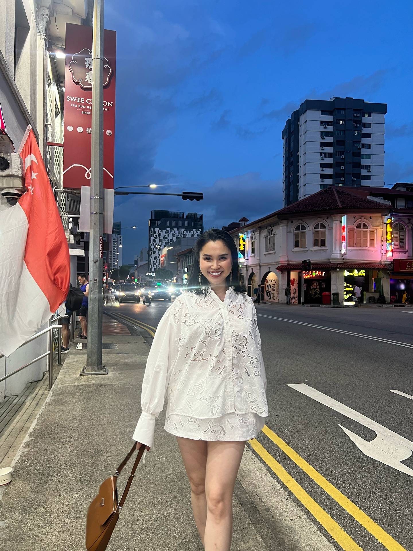 “Điệu” ở tuổi 40: Bí quyết giữ năng lượng và nhan sắc của nữ CEO Linh Đặng - "chị bán gạo nổi nhất MXH" 9 1760635535 299 Dieu o tuoi 40 Bi quyet giu nang luong va