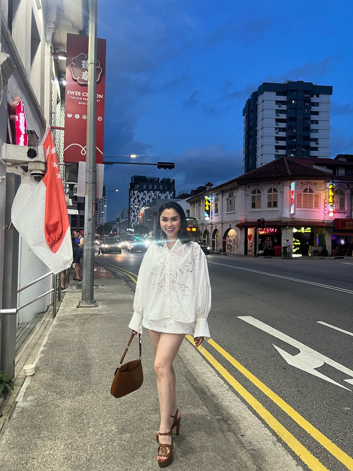 “Điệu” ở tuổi 40: Bí quyết giữ năng lượng và nhan sắc của nữ CEO Linh Đặng - "chị bán gạo nổi nhất MXH" 10 1760635536 235 Dieu o tuoi 40 Bi quyet giu nang luong va