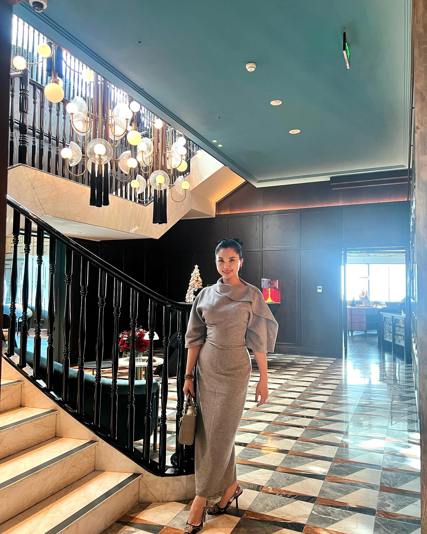 “Điệu” ở tuổi 40: Bí quyết giữ năng lượng và nhan sắc của nữ CEO Linh Đặng - "chị bán gạo nổi nhất MXH" 14 1760635538 72 Dieu o tuoi 40 Bi quyet giu nang luong va