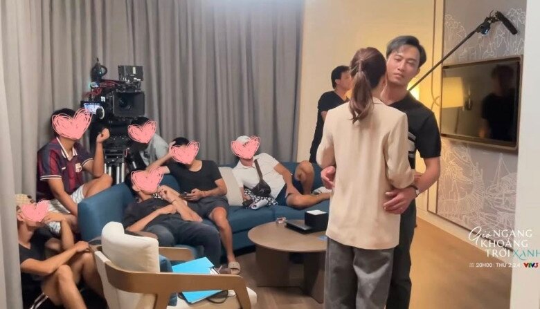 Lan Phương tiết lộ "chuyện riêng tư" phía sau cảnh nóng với Doãn Quốc Đam hút 3 triệu lượt xem, khán giả "té ngửa" 7 Hậu trường cảnh rất là riêng tư luôn mà Lan Phương đề cập.