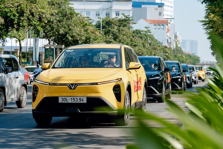 VinFast Limo Green - Ảnh 3.