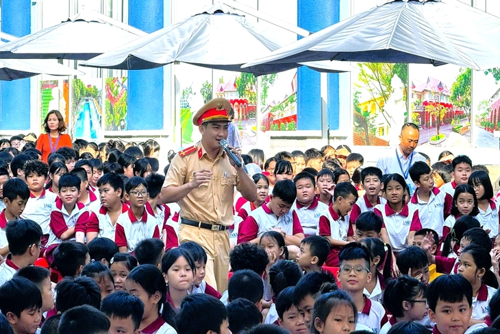 Học sinh đua nhau độ chế xe đạp điện, nguy cơ tai nạn nghiêm trọng - Ảnh 3.