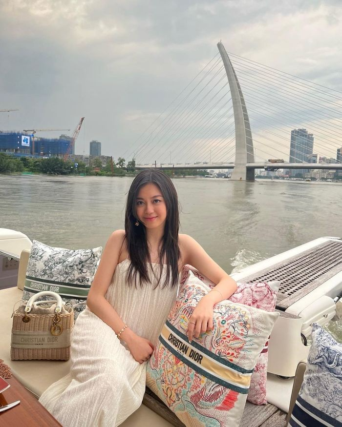 Cuộc sống xa hoa trong nhung lụa của Khánh Linh khiến nhiều người ngưỡng mộ.