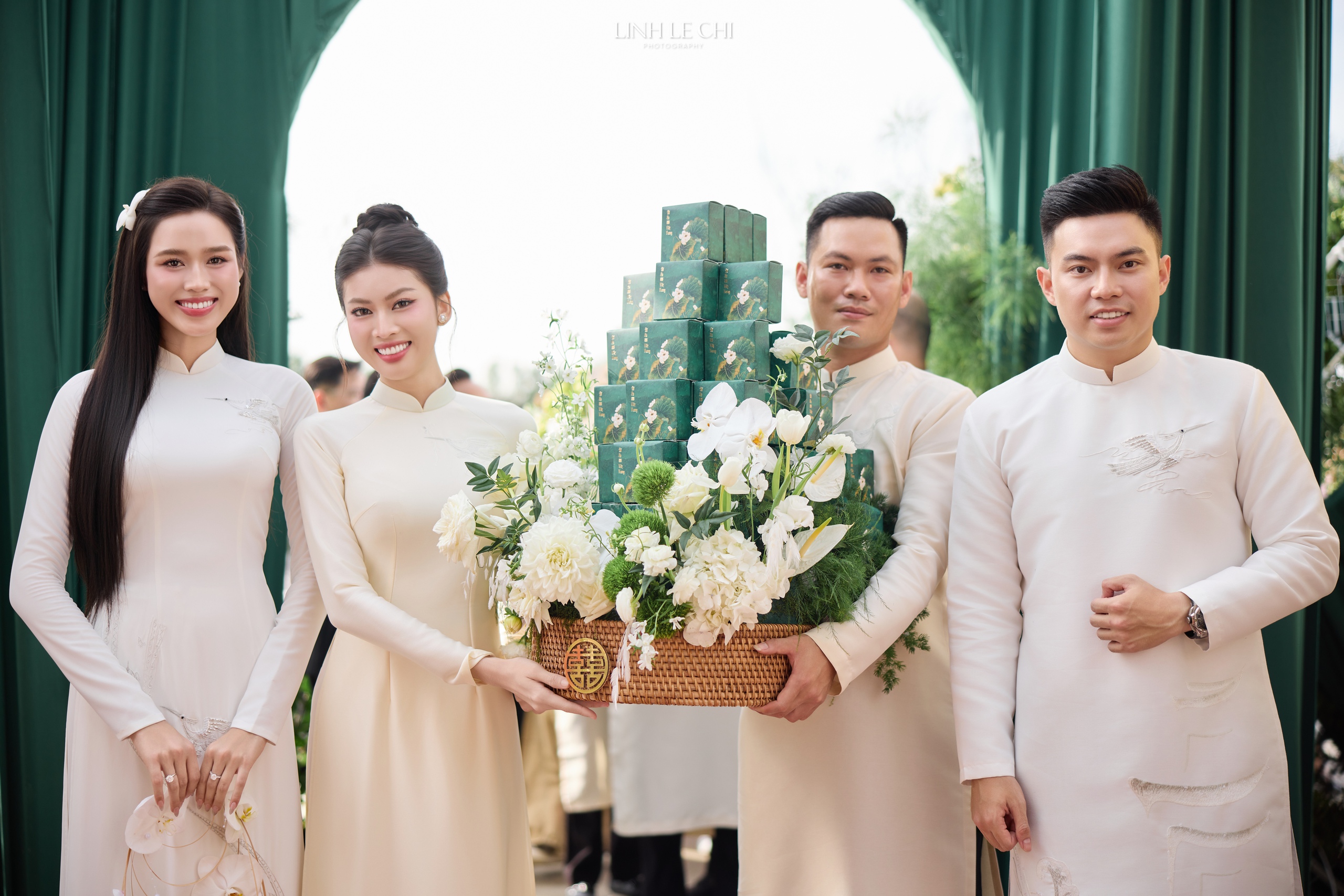 HH Đỗ Hà ăn hỏi: Cô dâu đặt 21 bộ áo dài, riêng áo dài cưới từ tên gọi đã mang ý nghĩa đặc biệt  - Ảnh 10.