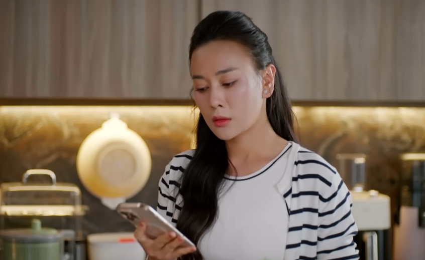 Gió Ngang Khoảng Trời Xanh: Vì sao người vợ điểm 10 vẫn bị phản bội?- Ảnh 4. Gió Ngang Khoảng Trời Xanh: Vì sao người vợ điểm 10 vẫn bị phản bội?- Ảnh 4.