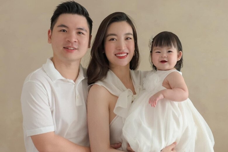 Con gái Đỗ Mỹ Linh rất đáng yêu, được nhận xét là giống bố.