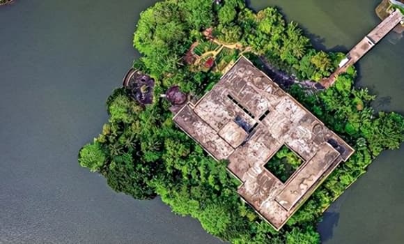 khách sạn 5 sao, đền bù, khối vàng lộ thiên