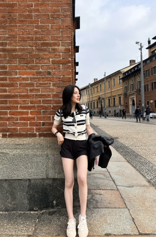 Sức hút quần shorts bền bỉ trong thời trang 24 / 7 cho phong cách năng động - Ảnh 6.