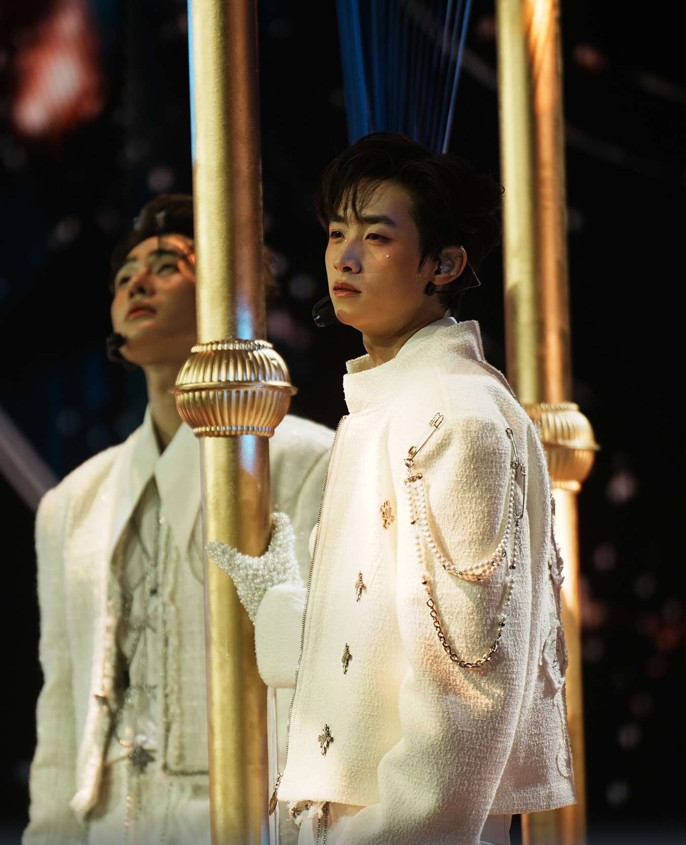 Xin đừng điểm phấn tô son lòe loẹt cho dàn Anh trai say hi - Ảnh 3.