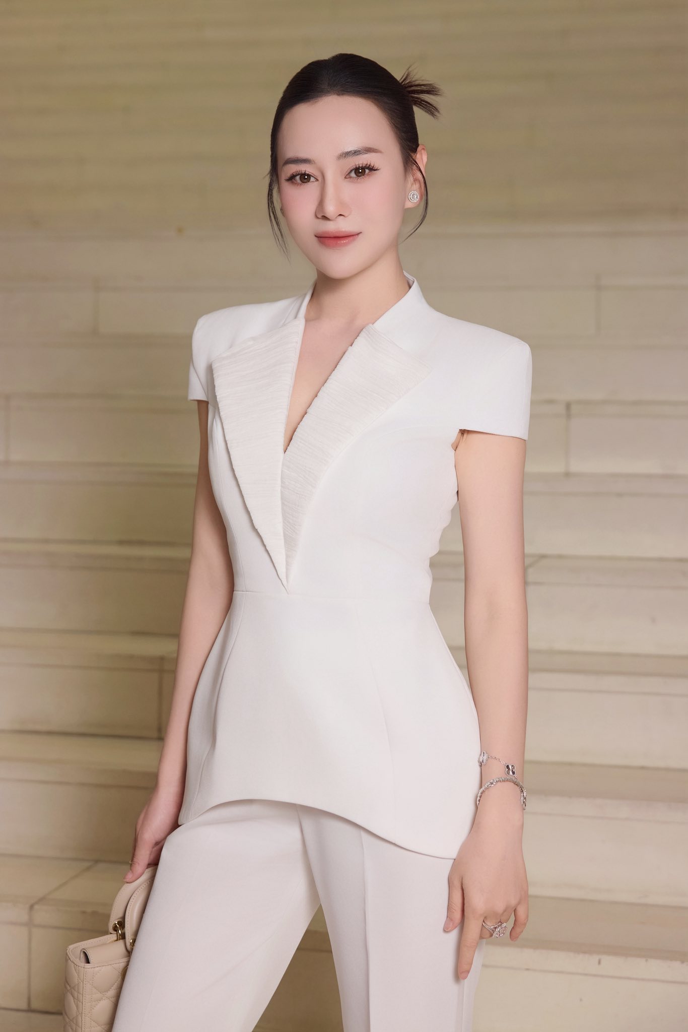 Phương Oanh 10 điểm, mà... lận đận - Ảnh 8. Phương Oanh 10 điểm, mà... lận đận - Ảnh 8.